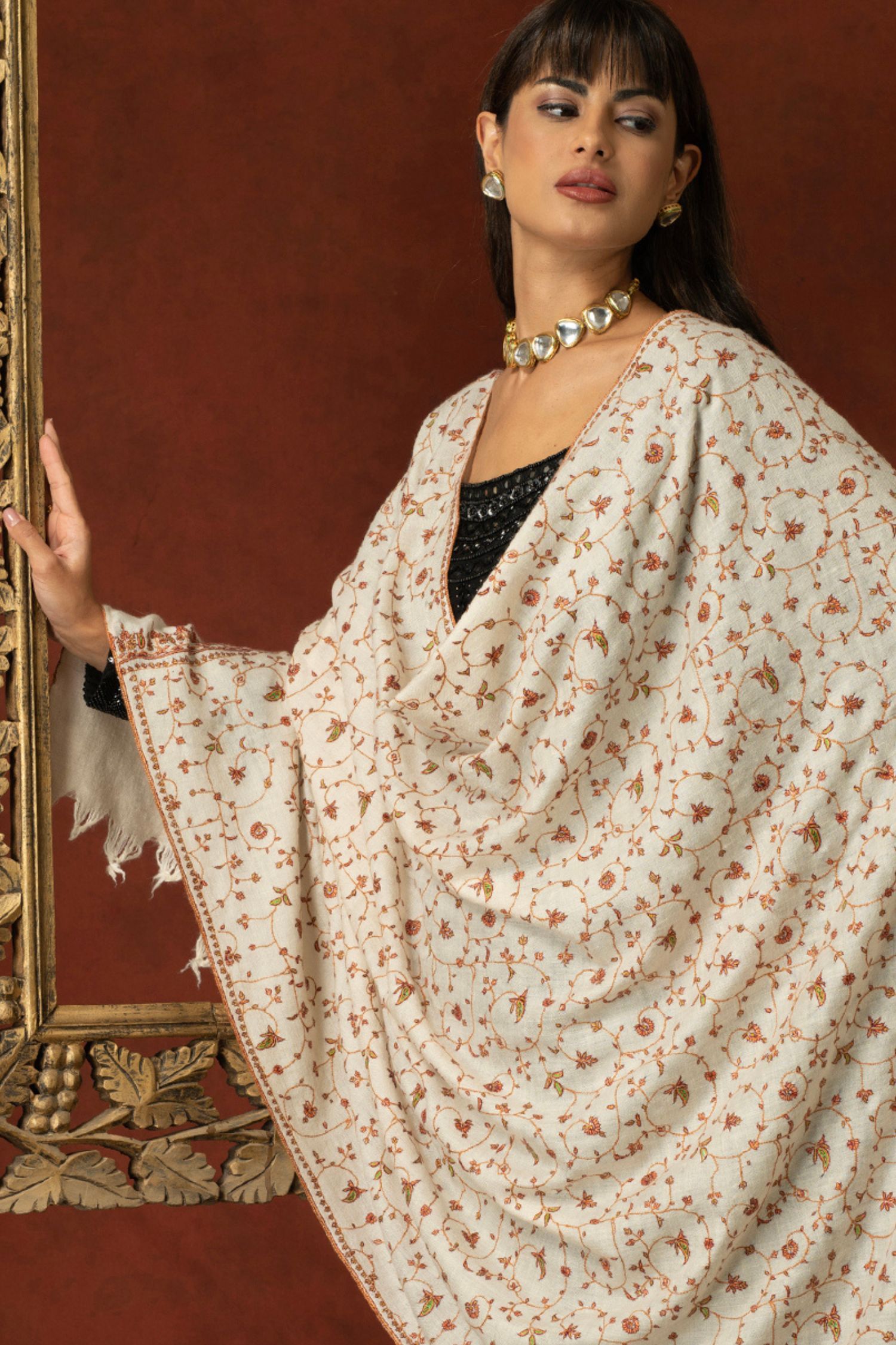 Droop of Intricacy Ivory Pashmina Shawl